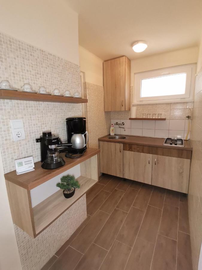 Gyoengyvirag Apartmanhaz Hajduszoboszlo Ngoại thất bức ảnh