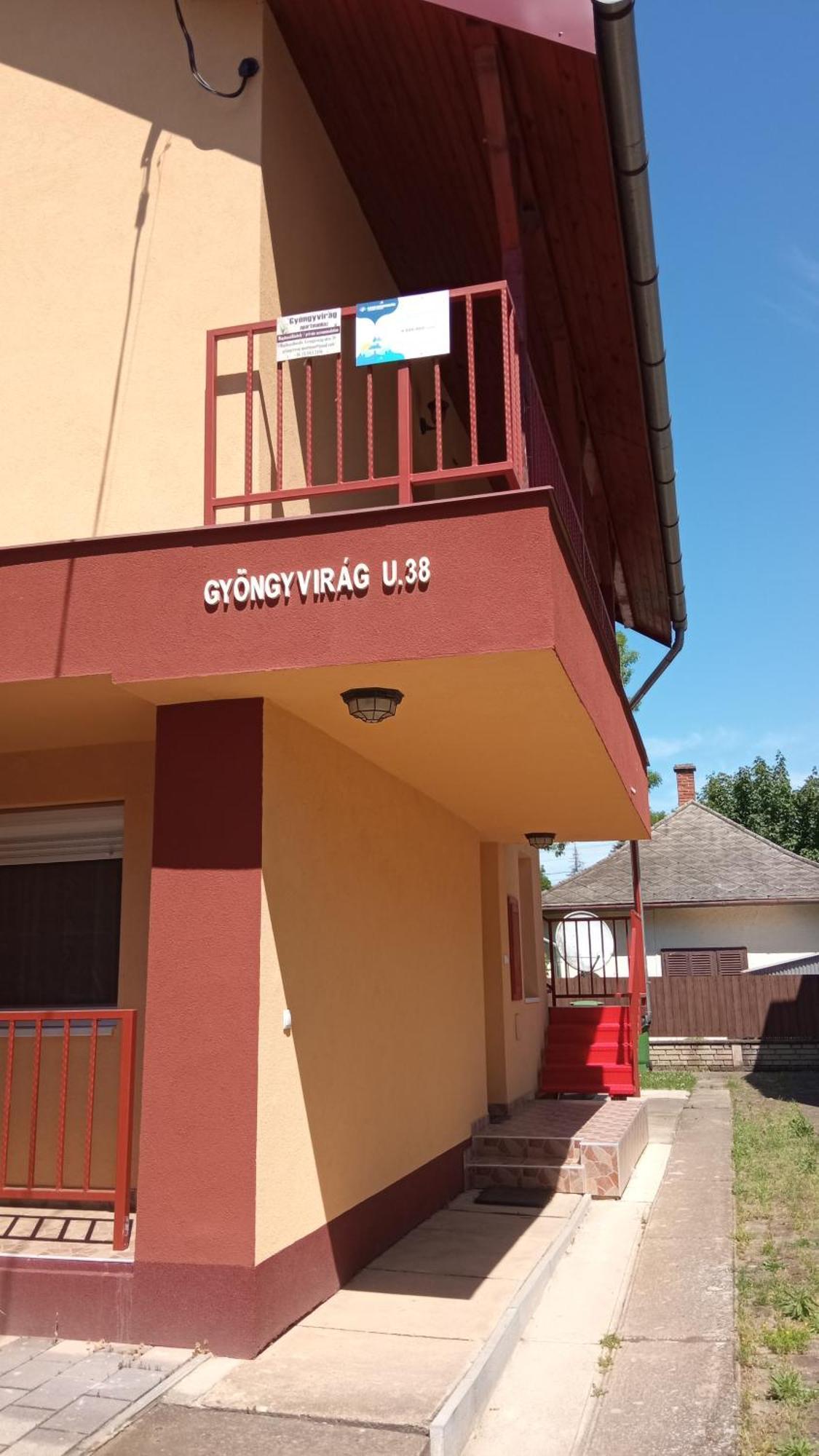 Gyoengyvirag Apartmanhaz Hajduszoboszlo Ngoại thất bức ảnh